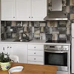 Petit House Vrachati شقة